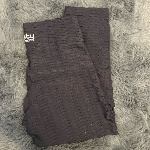 Black Booty by Brabants Cropped Leggings - Picture 1 of 3